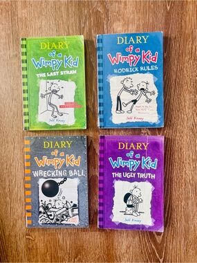 Diary of a Wimpy Kid 4-Book Set (Green, Blue, Gray, Purple) - Jeff Kinney